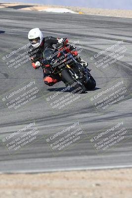 media/Dec-01-2025-Moto Forza (Mon) [[2daa91e15f]]/2-Intermediate Group/Session 2 (Turns 9 and 10)/